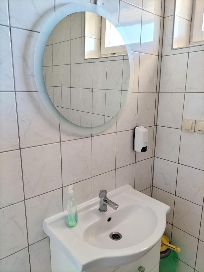 Restauracja Pod Jablonia Hotel Lacko Bagian luar foto